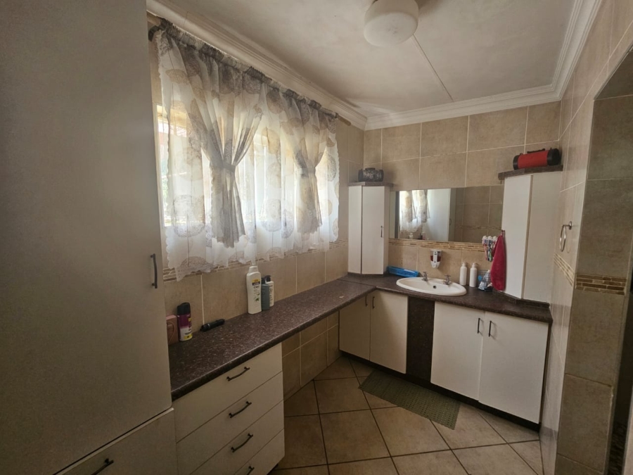 4 Bedroom Property for Sale in Utopia Nature Estate North West